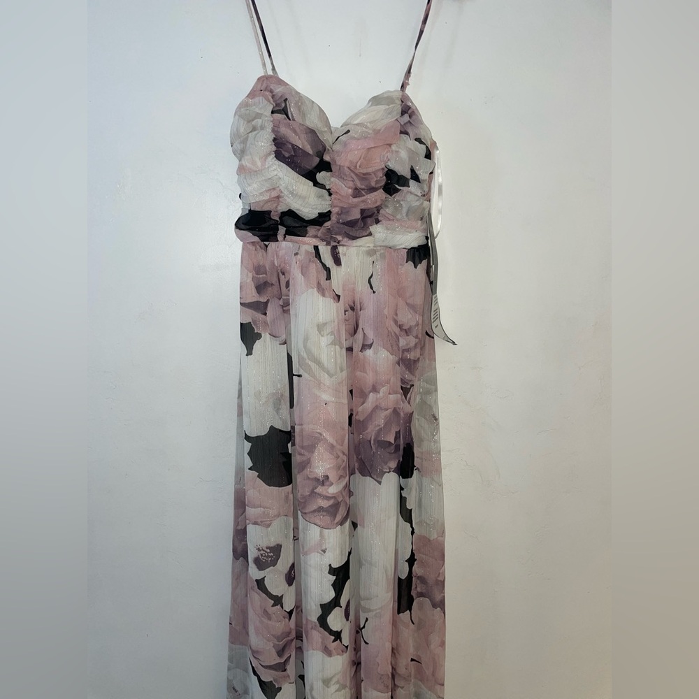 New size 3 woman’s maxi dress